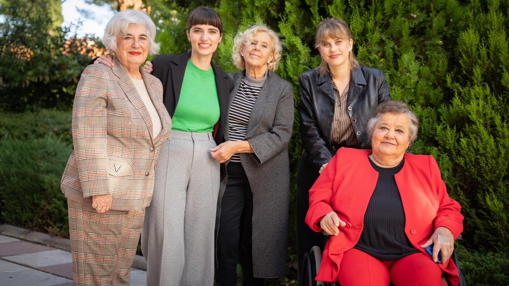 Paca Sauquillo, Almudena Pascual, Manuela Carmena, Elisabeth Casanova y Cristina Almeida.