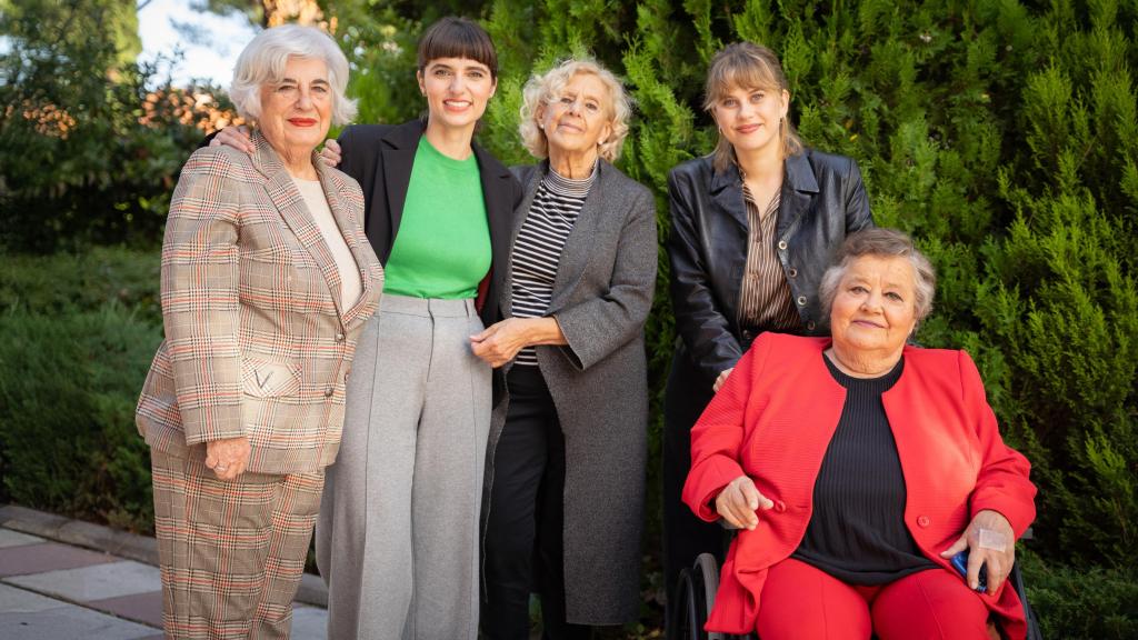 Paca Sauquillo, Almudena Pascual, Manuela Carmena, Elisabeth Casanova y Cristina Almeida.