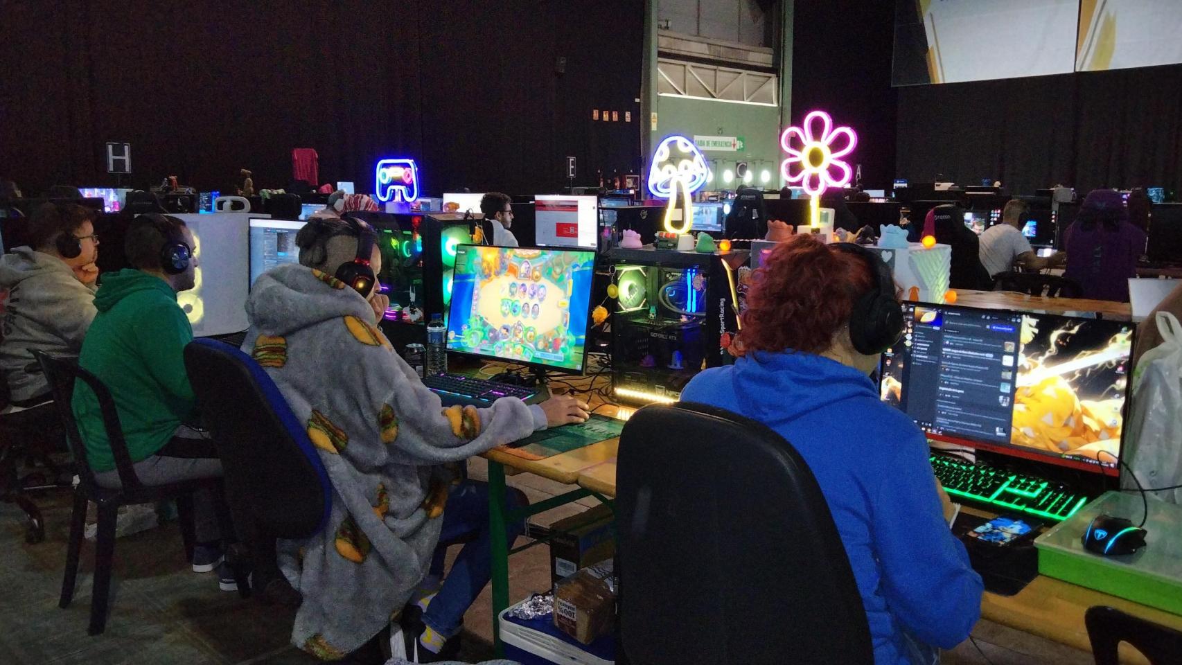 Arranca en Silleda la mayor lanparty de Galicia con competiciones de arte digital, videojuegos y modding