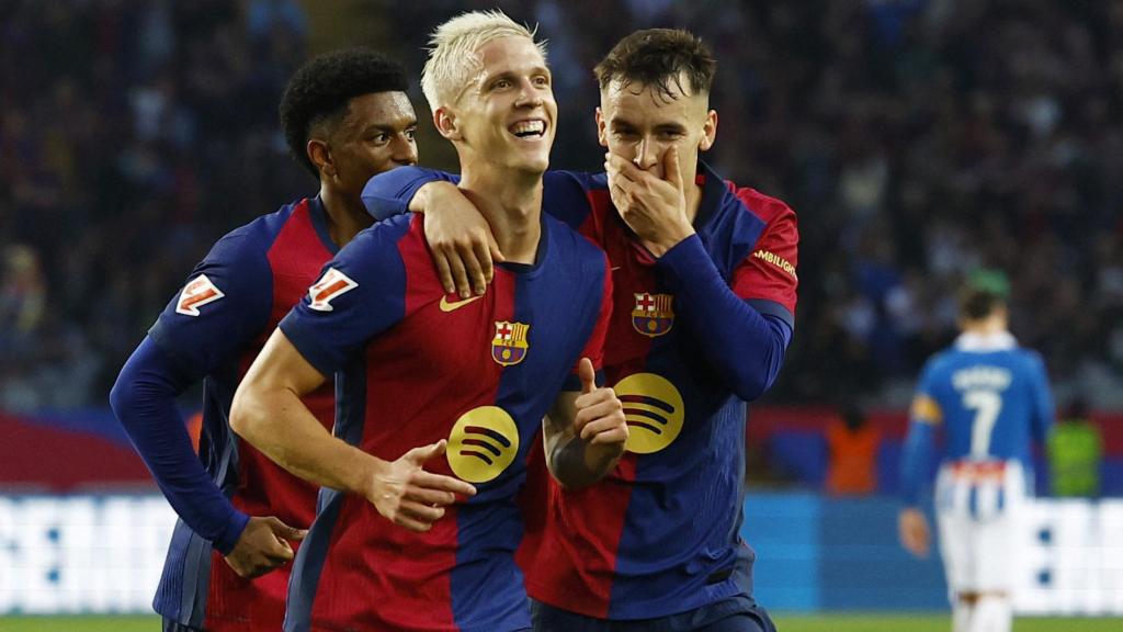 Dani Olmo y Casadó celebran uno de los goles del partido ante el Espanyol.