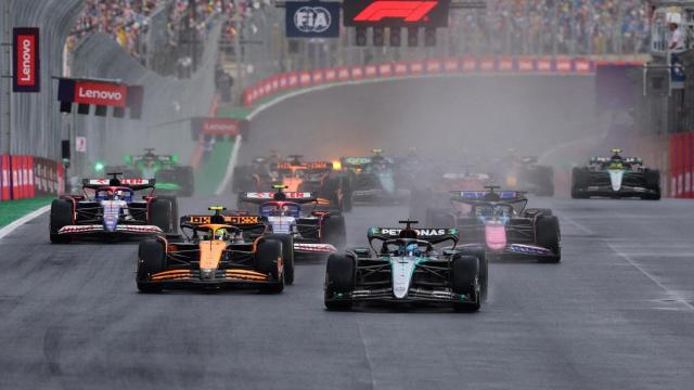 George Russell liderando la carrera en la salida del GP de Brasil.