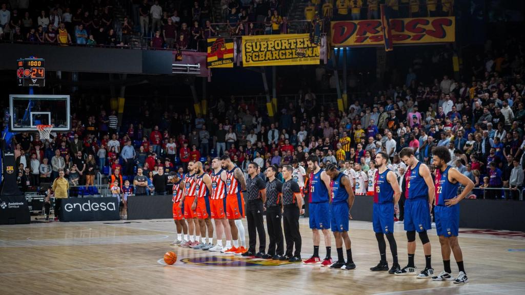 Minuto de silencio en el FC Barcelona - Basquet Coruña