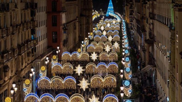 La Avenida de la Constitución, con iluminación navideña en 2023.