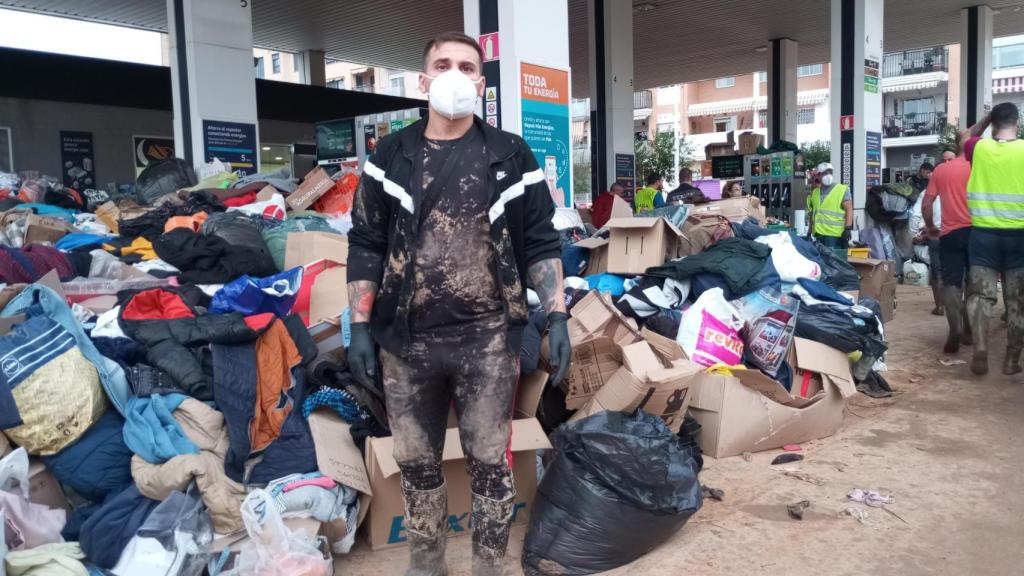 Antonio López, vecino de Catarroja afectado por la DANA y voluntario en los trabajos de limpieza.