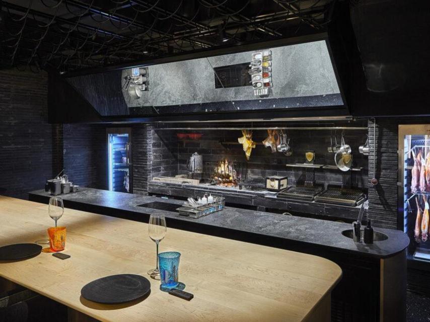 Barra y cocina Smoked Room