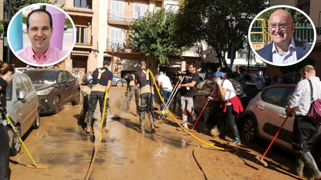 El alcalde de Aldaia, Guillermo Luján, y el de Valladolid, Jesús Julio Carnero, con bomberos del Ayuntamiento de Valladolid en el municipio valenciano