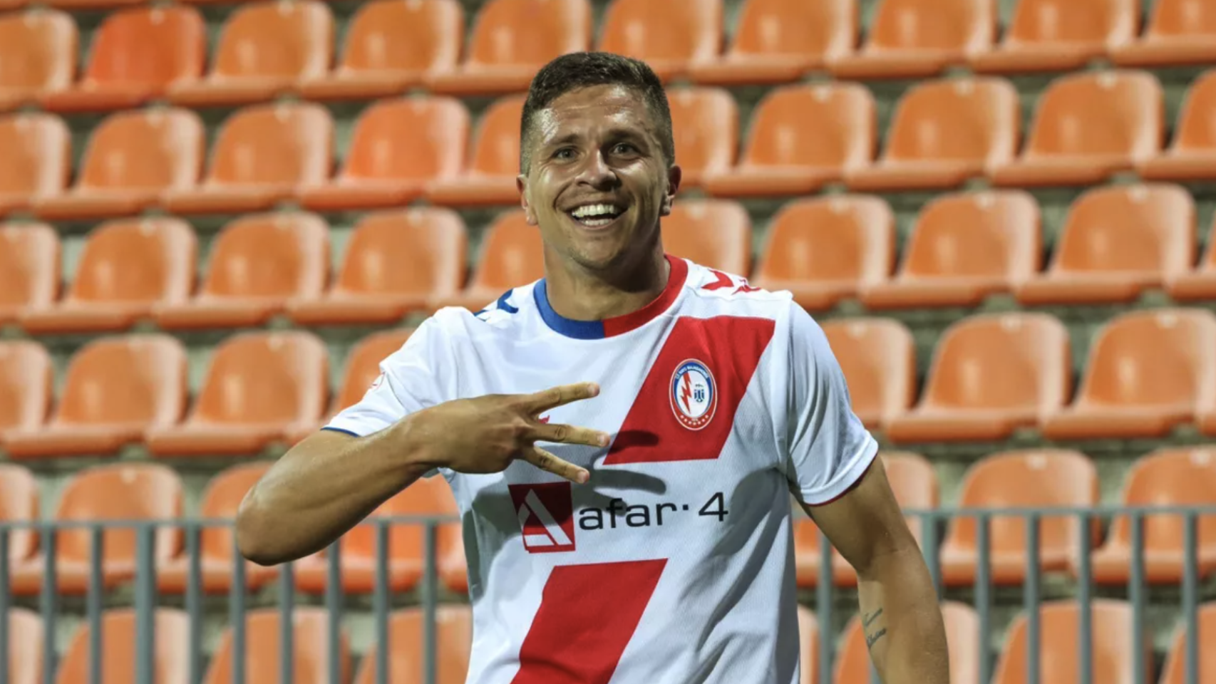 Gianluca Simeone celebra un gol con el Rayo Majadahonda