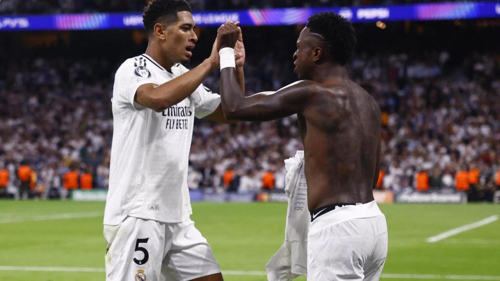 Bellingham celebra junto a Vinicius en el partido contra el Borussia Dortmund