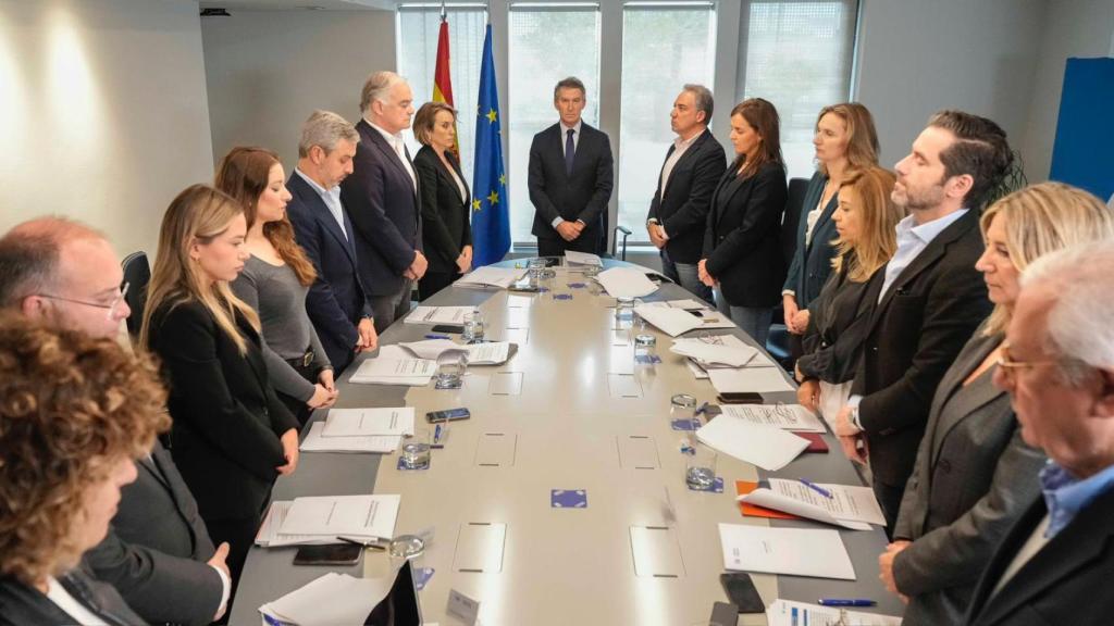 El Comite de Dirección del PP guarda un minuto de silencio, este lunes, por ls víctimas de la DANA.