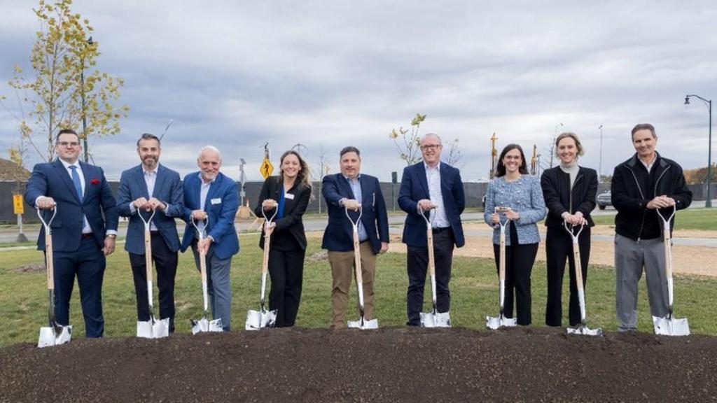 Ceremonia de colocación de la primera piedra del nuevo campus de Vantage Data Centers en New Albany, Ohio, construido por Turner (ACS)