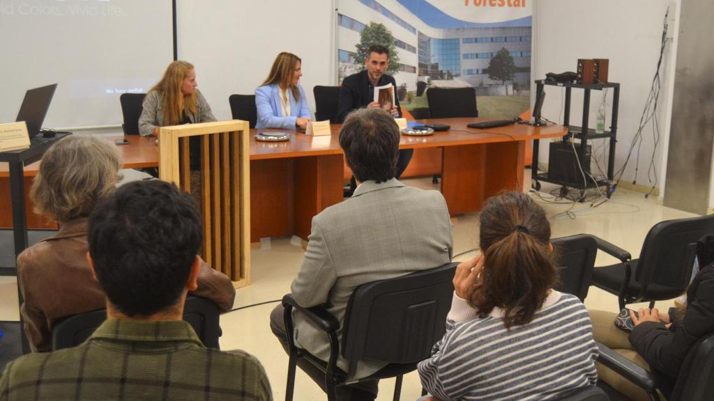 Presentan aislamientos acústicos en madera para las carreteras.