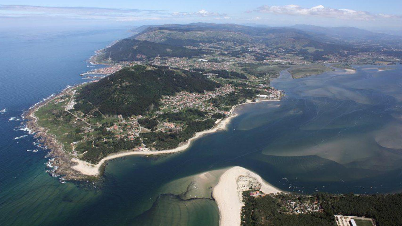 Monte Trega y el estuario del Miño.