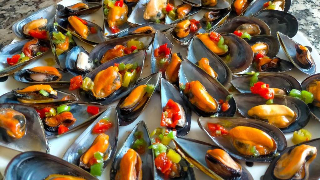 Mejillones al vapor con vinagreta.