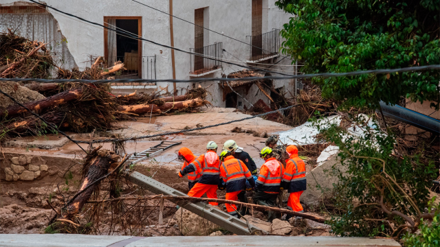 Un equipo de emergencias en la DANA.