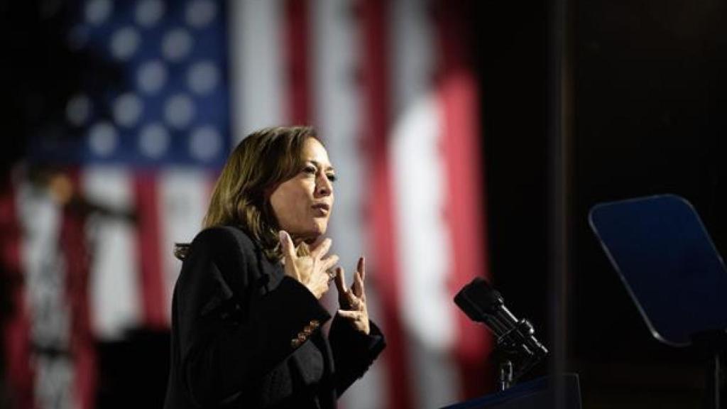 Kamala Harris este lunes en un mitin en Philadelphia, Pennsylvania.