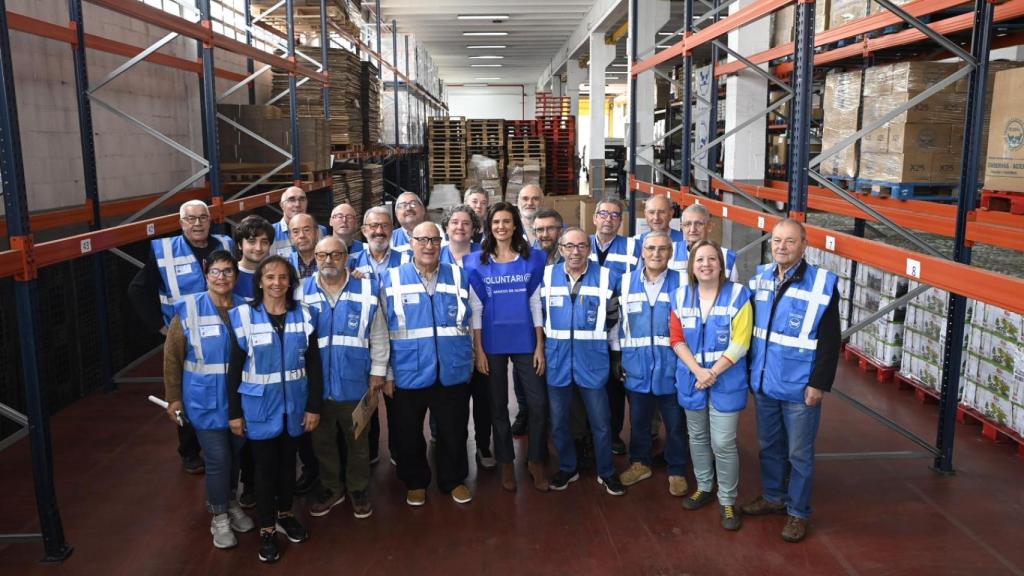 Foto de los voluntarios con Diana Nogueira.