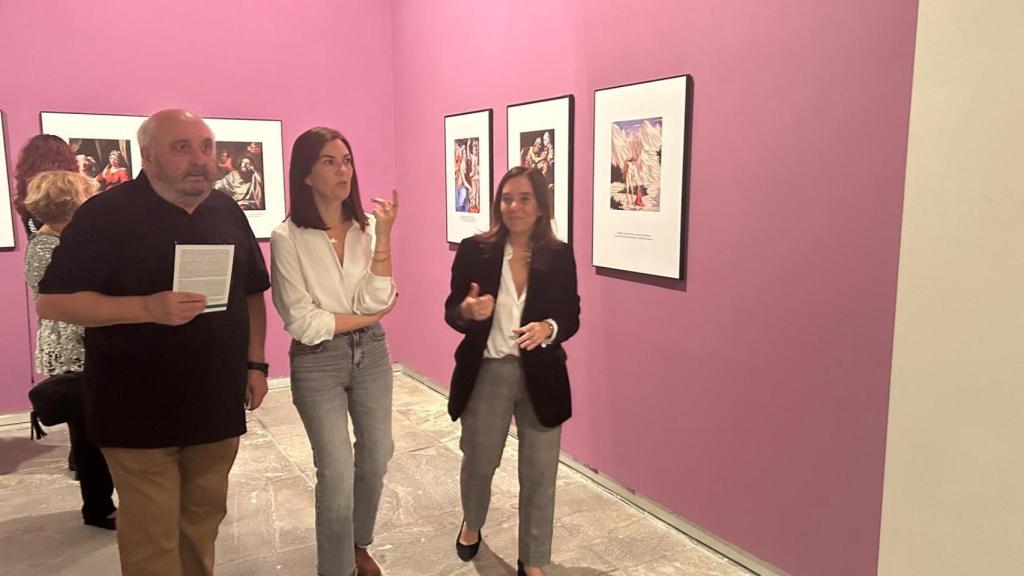 Ledicia Costas, Inés Rey y el padre de Miguel López.