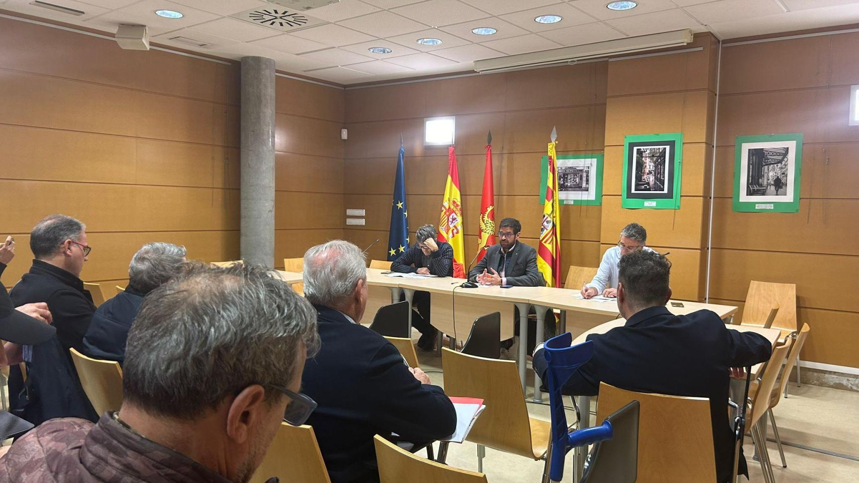 La sede de la Junta del Casco Histórico en Zaragoza con los vecinos de César Agusta.