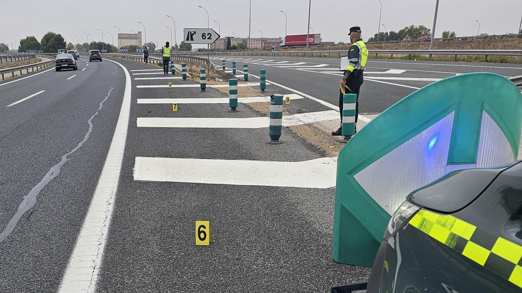 Agentes de la Guardia Civil en el lugar de los hechos.