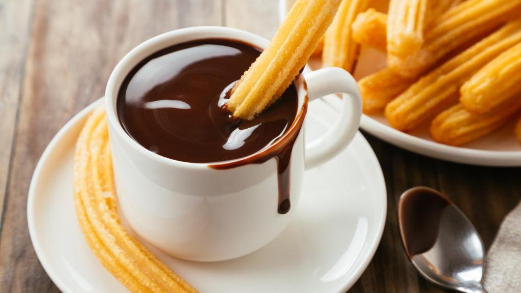 Imagen archivo chocolate con churros.