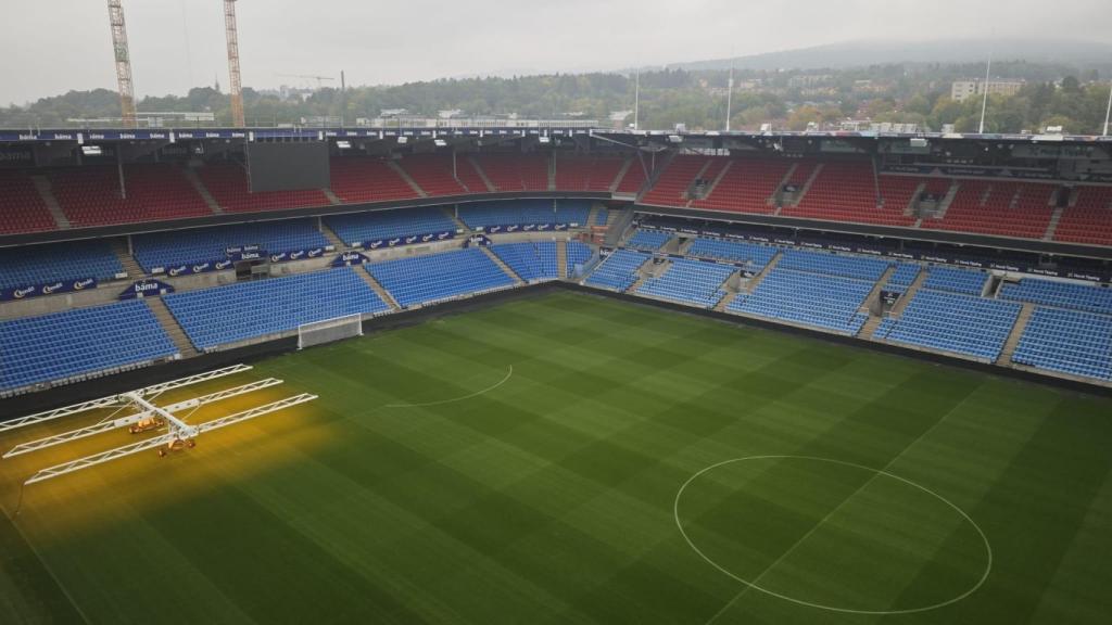 La instalación de OverEasy en el tejado del estadio de Ullevaal, en Oslo.