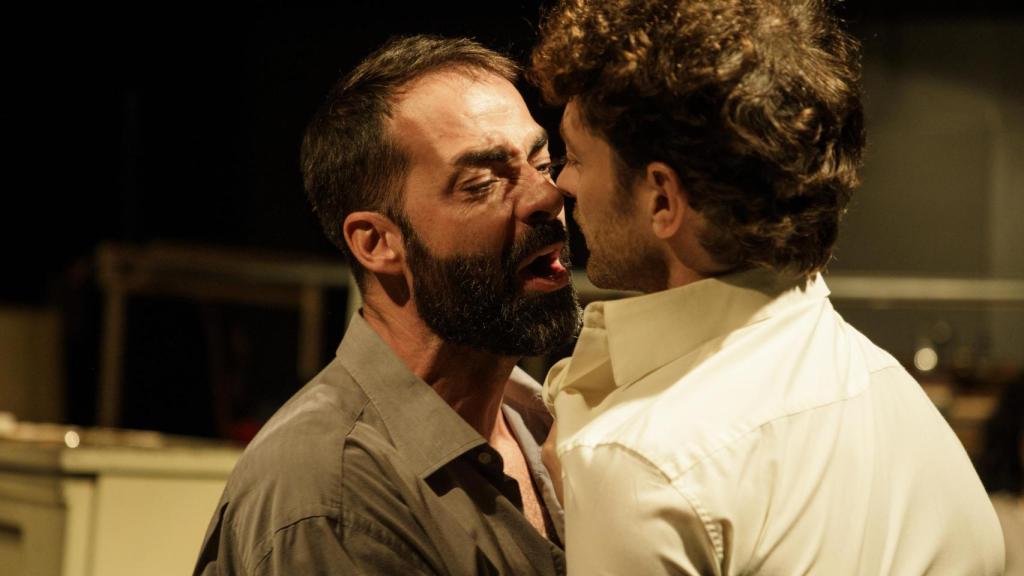 Manuel Minaya y Peter Vives en una escena de 'Nada'. Foto: Bárbara Sánchez Palomero