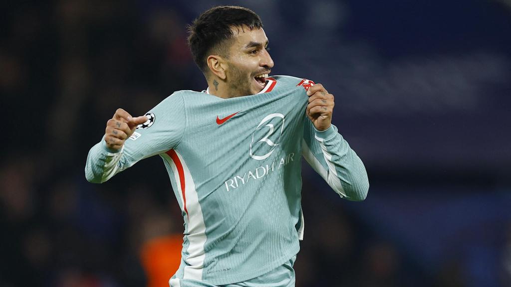 Correa celebra el gol de la victoria ante el PSG en el Parque de los Príncipes.