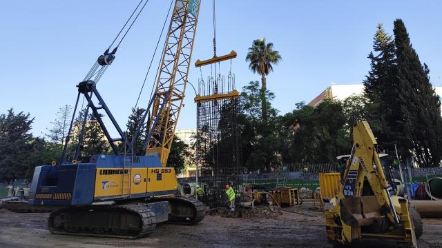 Imagen de los trabajos de construcción de la línea del Metro de Málaga hacia el Hospital Civil.