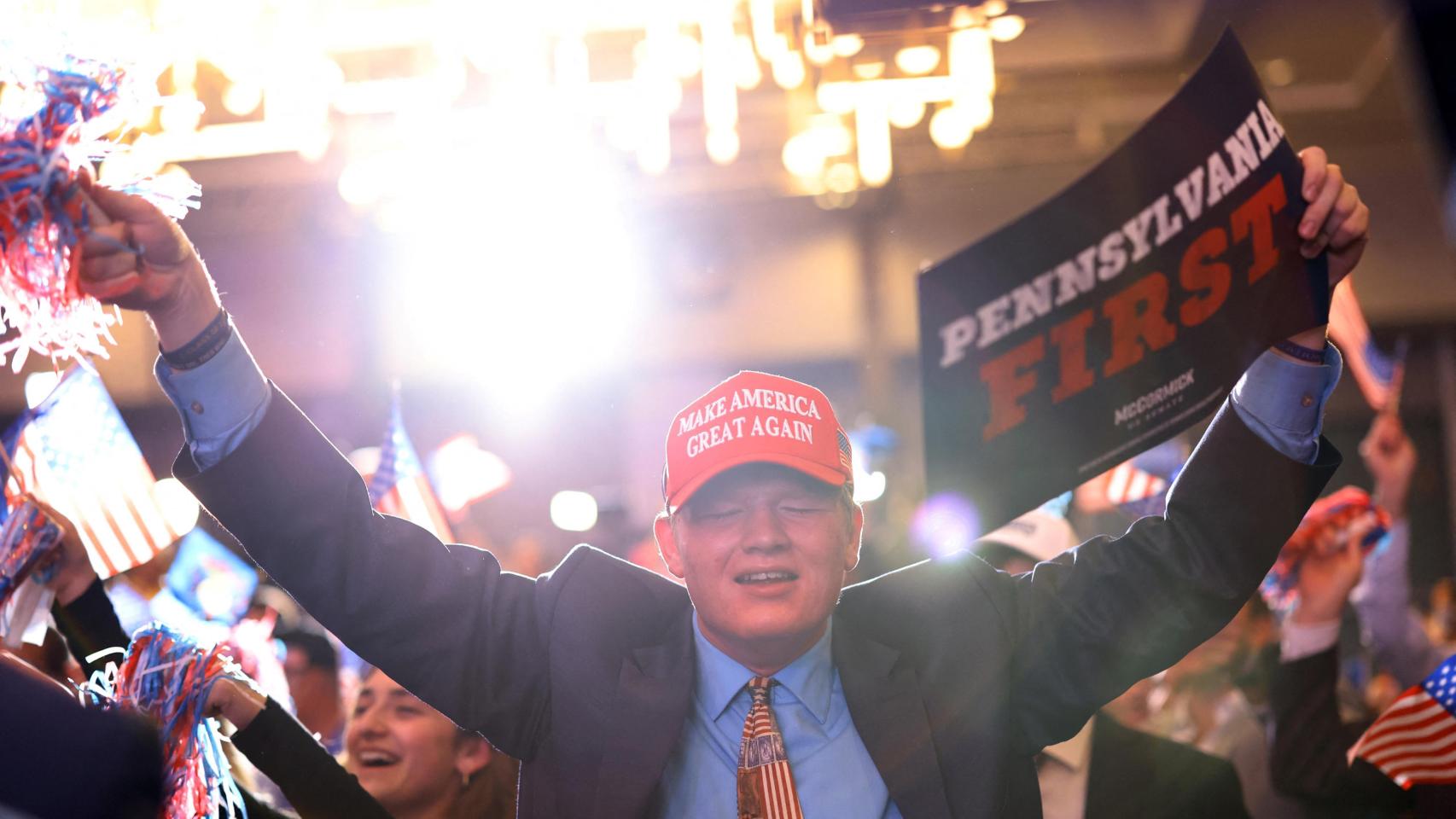 Los seguidores de Trump celebran su victoria.