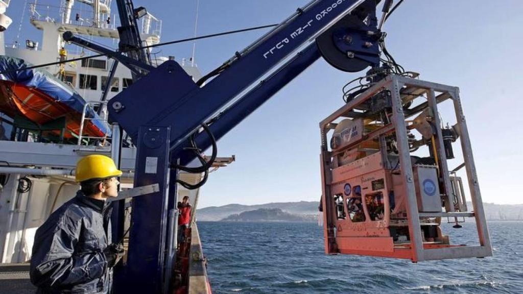 Robot  Liropus 2000 desde el buque oceanográfico Sarmiento de Gamboa