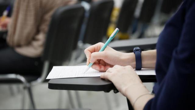 El examen de educación cívica consta de 10 preguntas orales.