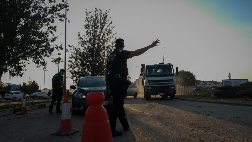 Las fuerzas de seguridad están restringiendo el paso a la zona cero de la DANA.