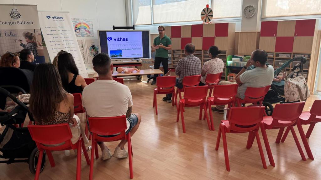 El Dr. Enrique Sánchez en una charla anterior en este centro de Fuengirola.