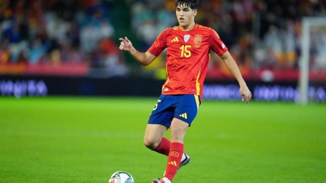 Pau Cubarsí durante el partido de la Nations League ante Serbia.