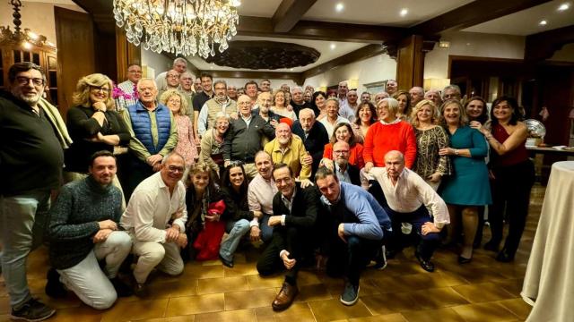 Foto de grupo de la fiesta de despedida de Álvaro Ruiz y Amadeo Pérez.