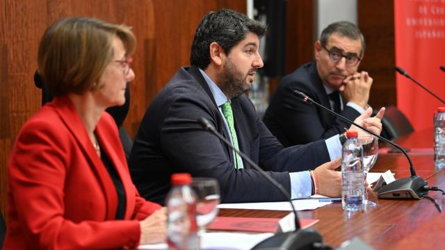 Fernando López Miras inaugura la Asamblea General de la CRUE en la Universidad de Murcia.