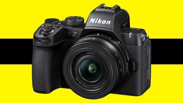 La Nikon Z50 II en un fotomontaje.