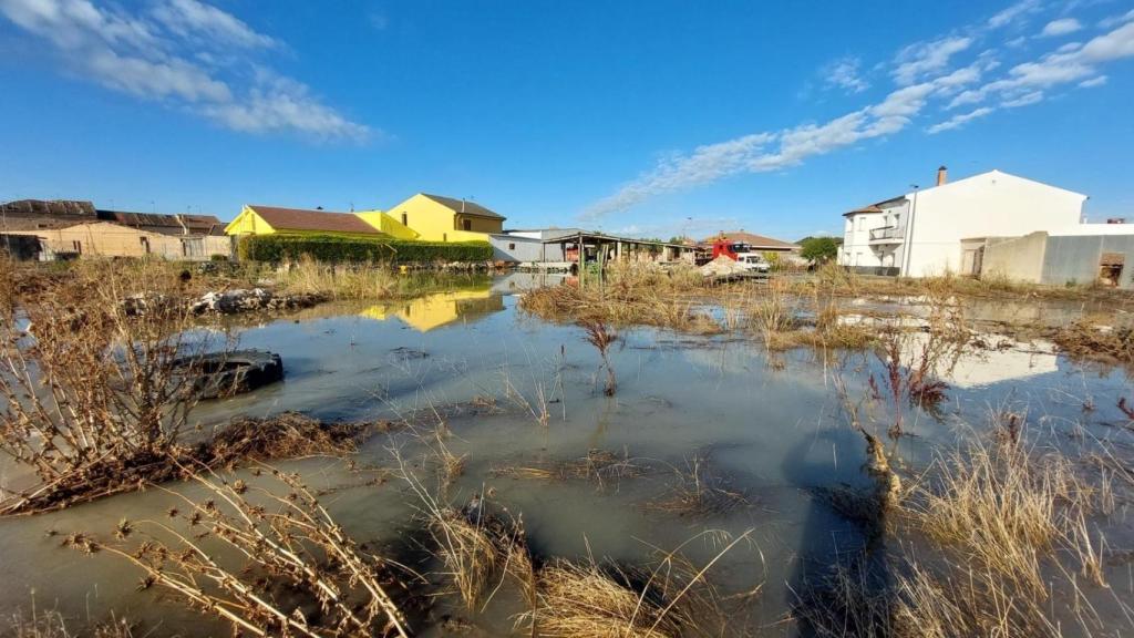 Daños tras un reventón en Valbuena de Duero