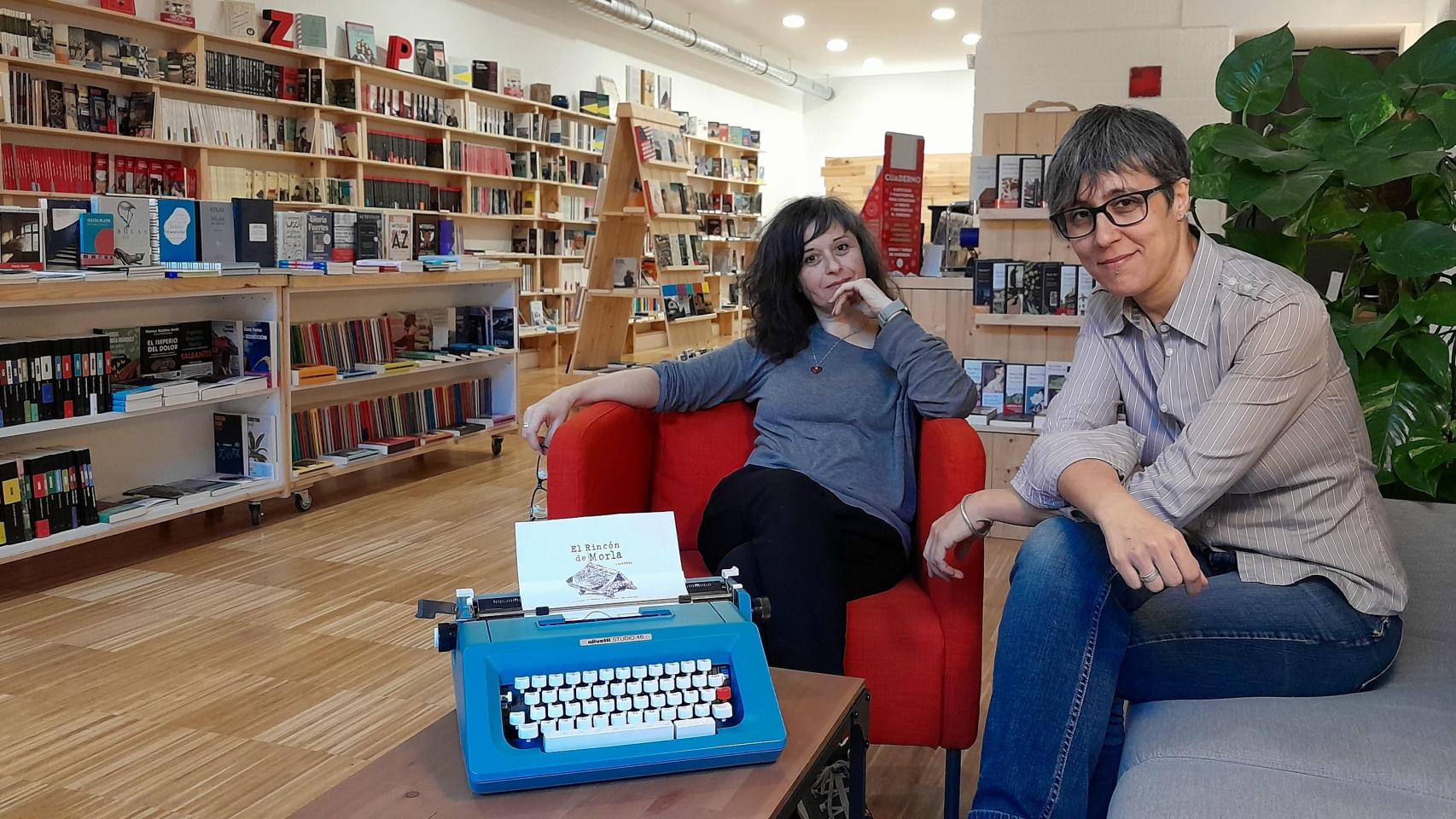 Gloria y Marta, las libreras de El Rincón de Morla.