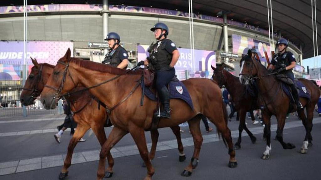 Despliegue policial en el Stade de France durante los JJOO 2024