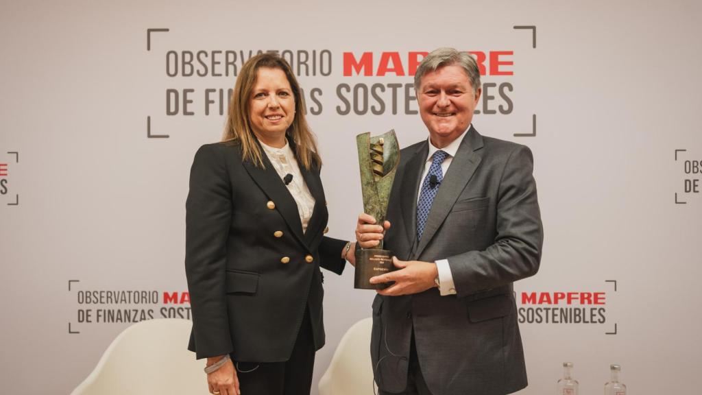 Elena Sanz, CEO de Mapfre Iberia, y  Luis Abad, CEO de CapGemini.