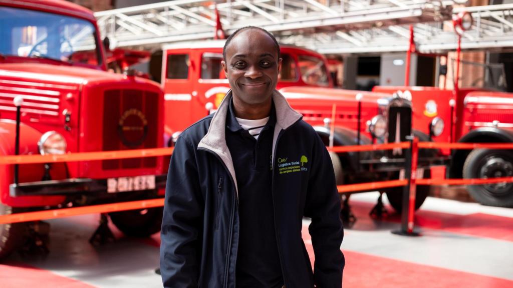 Antonio Nguemea, recepcionista del Museo del Fuego y de los Bomberos de Zaragoza