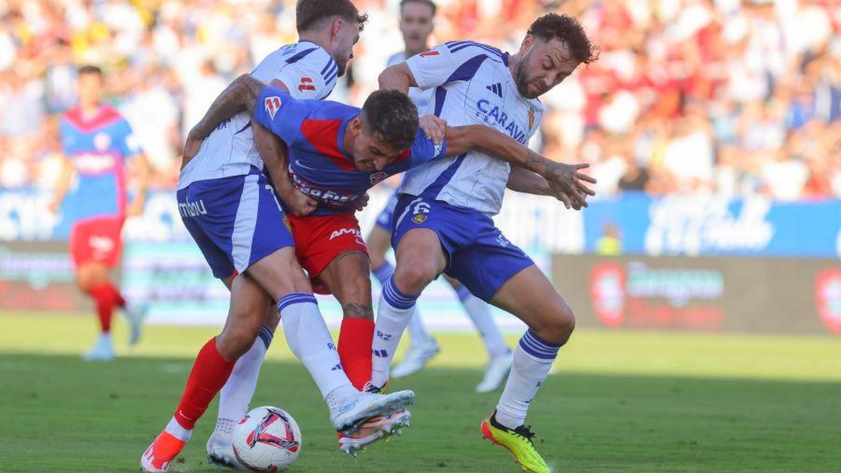 Keidi Bare en un partido con el Real Zaragoza.