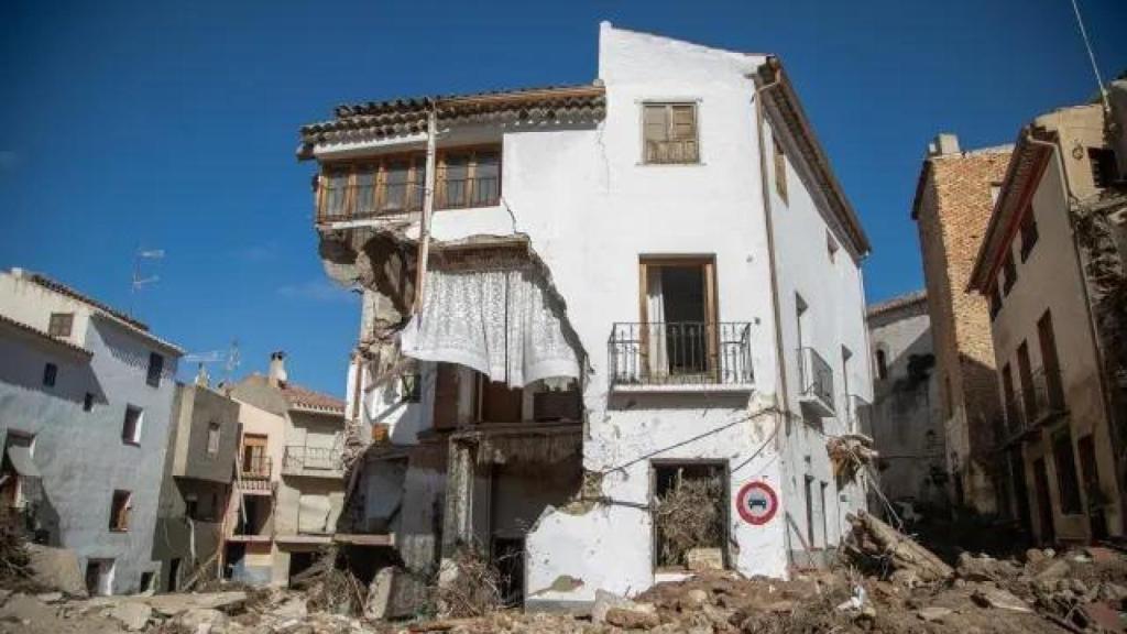 Uno de los edificios gravemente dañados en Letur (Albacete) por el paso de la DANA.