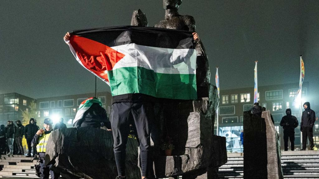 Grupo violento antisemita en Ámsterdam durante el Ajax-Maccabi.