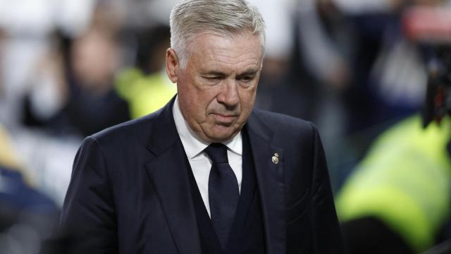 Carlo Ancelotti durante el partido de liga ante el Barça en El Clásico.