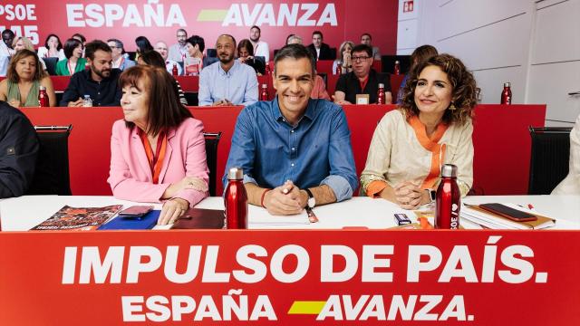 La presidenta del PSOE, Cristina Narbona; el secretario general, Pedro Sánchez, y la vicesecretaria general, María Jesús Montero, durante el último Comité Federal del PSOE, celebrado el pasado mes de septiembre.