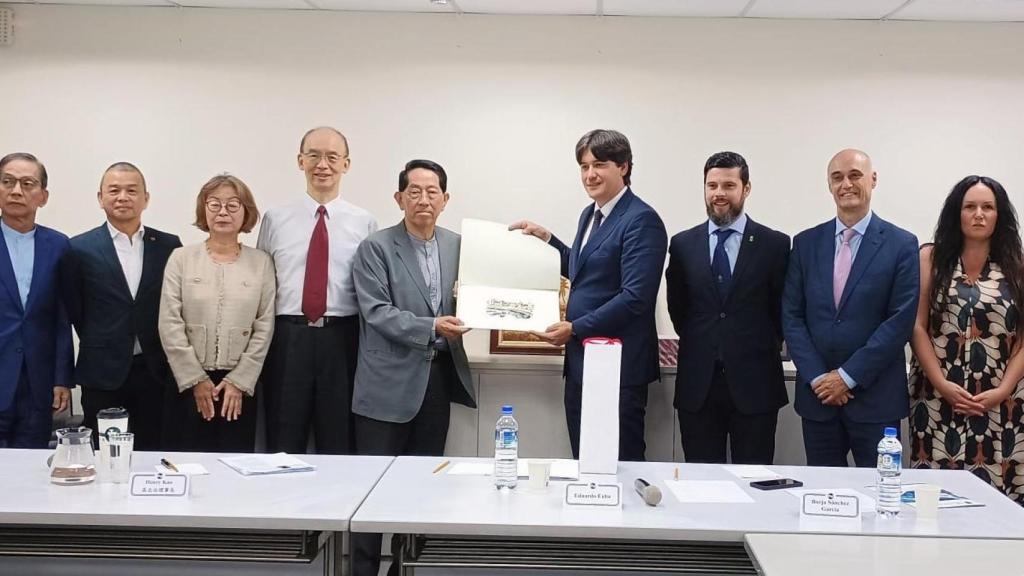 El consejero asturiano Borja Sánchez, durante una de las reuniones celebradas en Taiwán.