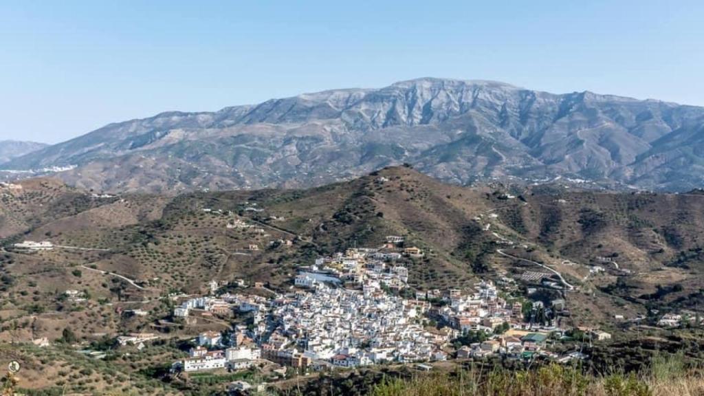 Panorámica del municipio de Arenas en la Axarquía.