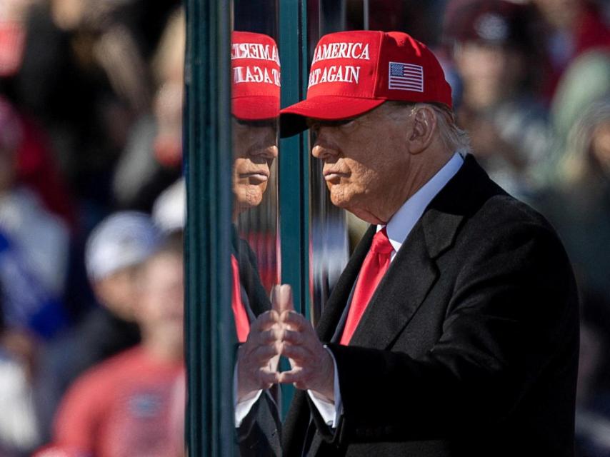 Donald Trump, hace una semana, tras un cristal protector en un mitin de campaña en Pensilvania.